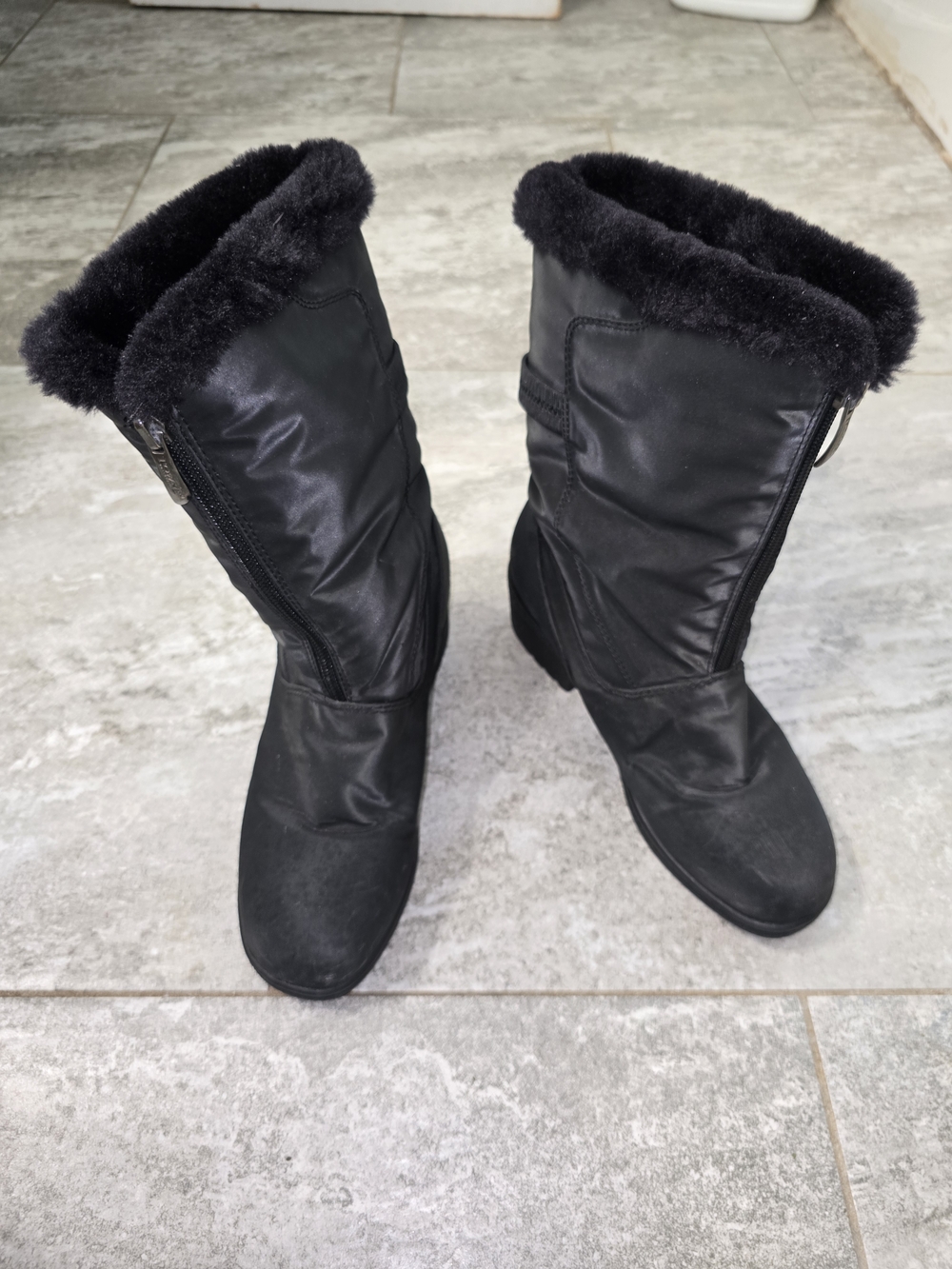 London Fog Black Faux Fur Winter Boots